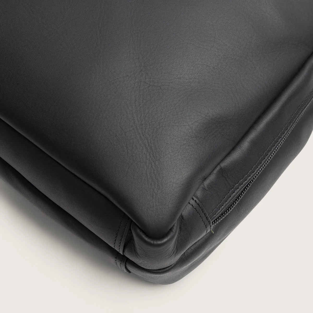The Chesterfield Brand Frazer Leather Laptop Bag, Svart