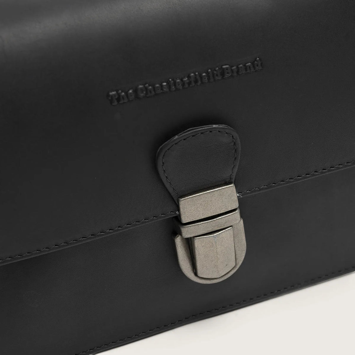 The Chesterfield Brand Lucca Leather Crossbody väska, Svart