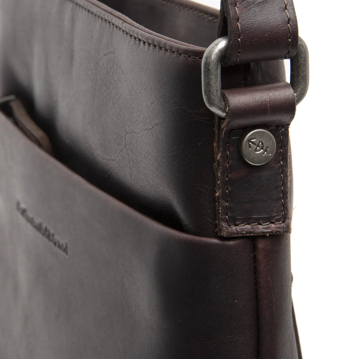 The Chesterfield Brand Navene Leather Crossbodyväska, Brun