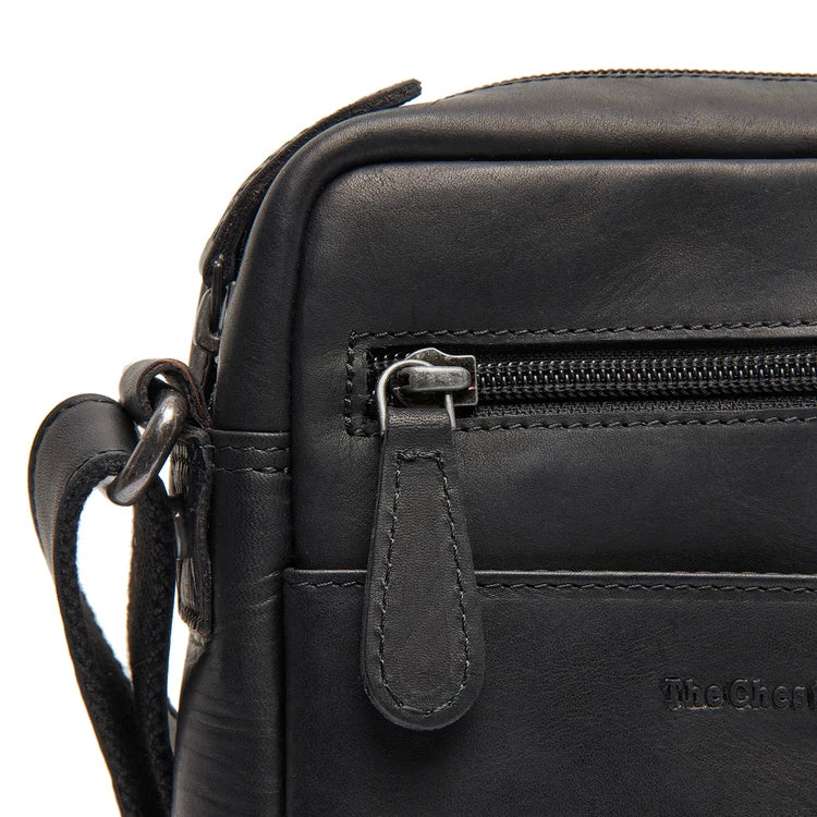 The Chesterfield Brand Laveno Leather Crossbodyväska, Svart