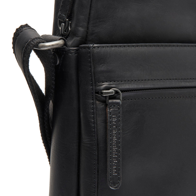 The Chesterfield Brand Anzora Leather Crossbodyväska, Svart