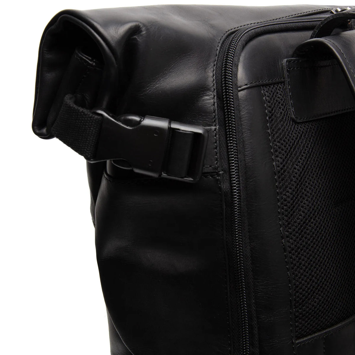 The Chesterfield Brand Liverpool Leather Roll-top Ryggsäck, Svart
