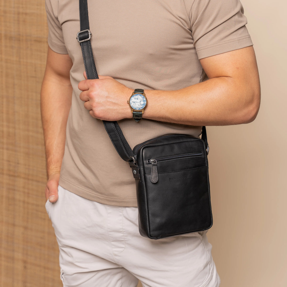 The Chesterfield Brand Laveno Leather Crossbodyväska, Svart