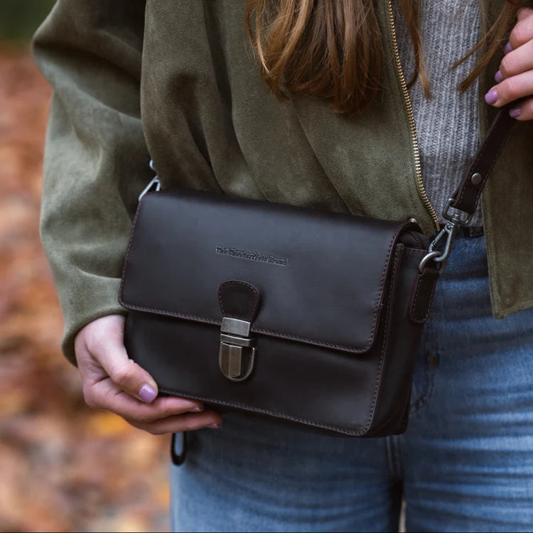 The Chesterfield Brand Lucca Leather Crossbody väska, Brun