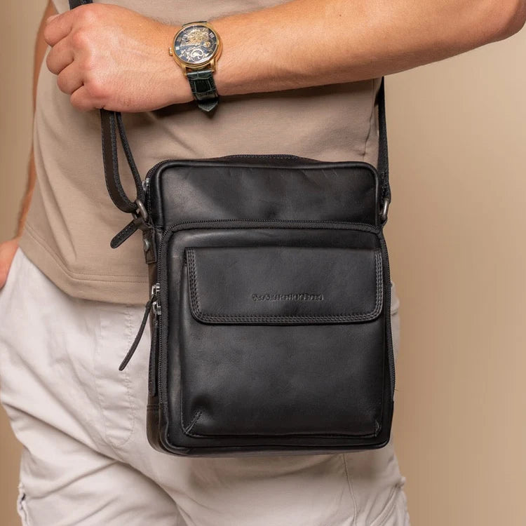 The Chesterfield Brand Montira Leather Crossbodyväska, Svart