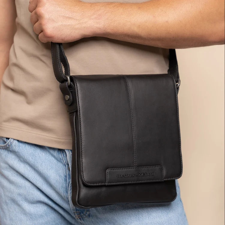 The Chesterfield Brand Bodin Leather Crossbodyväska, Svart