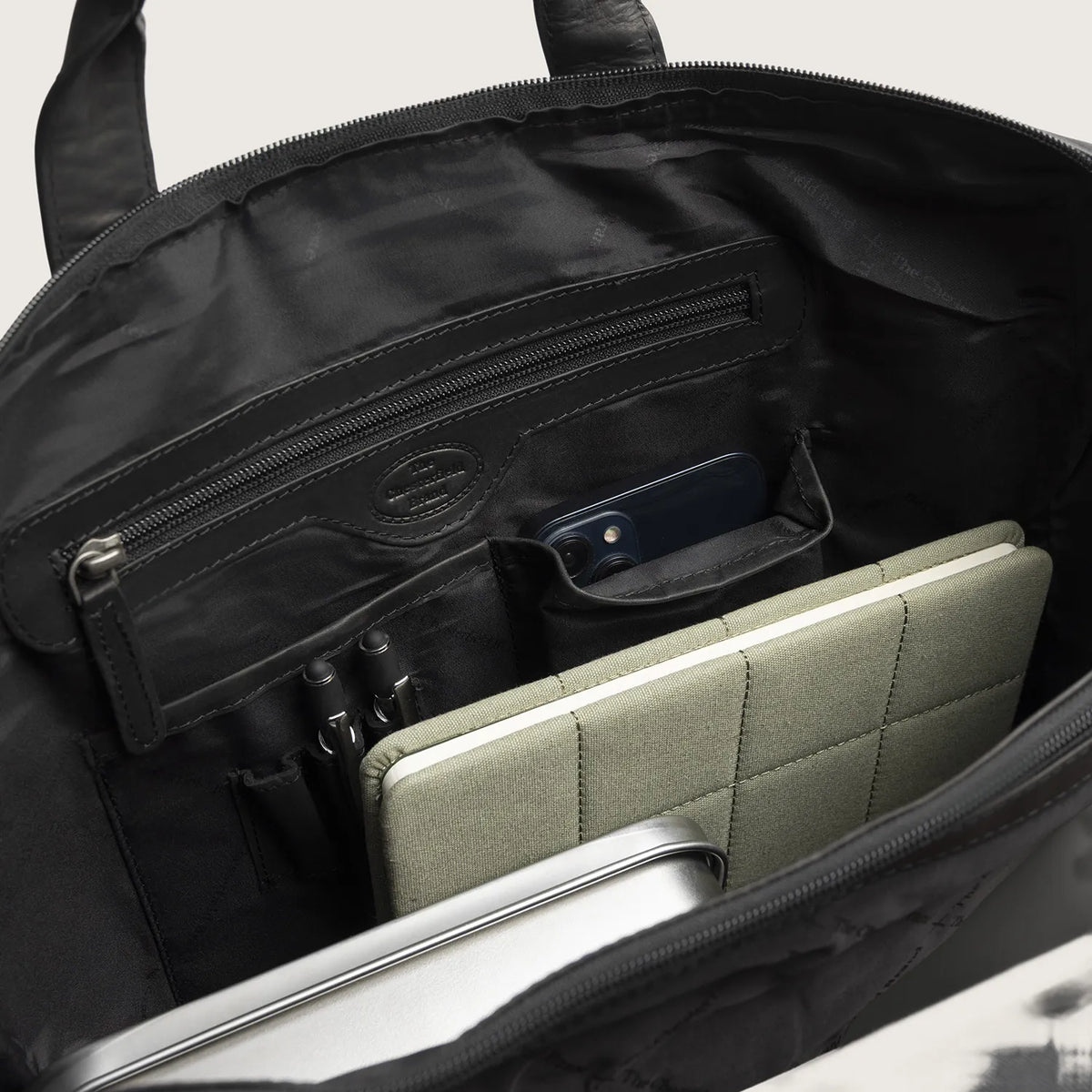 The Chesterfield Brand Levanto Leather Laptop Bag, Svart