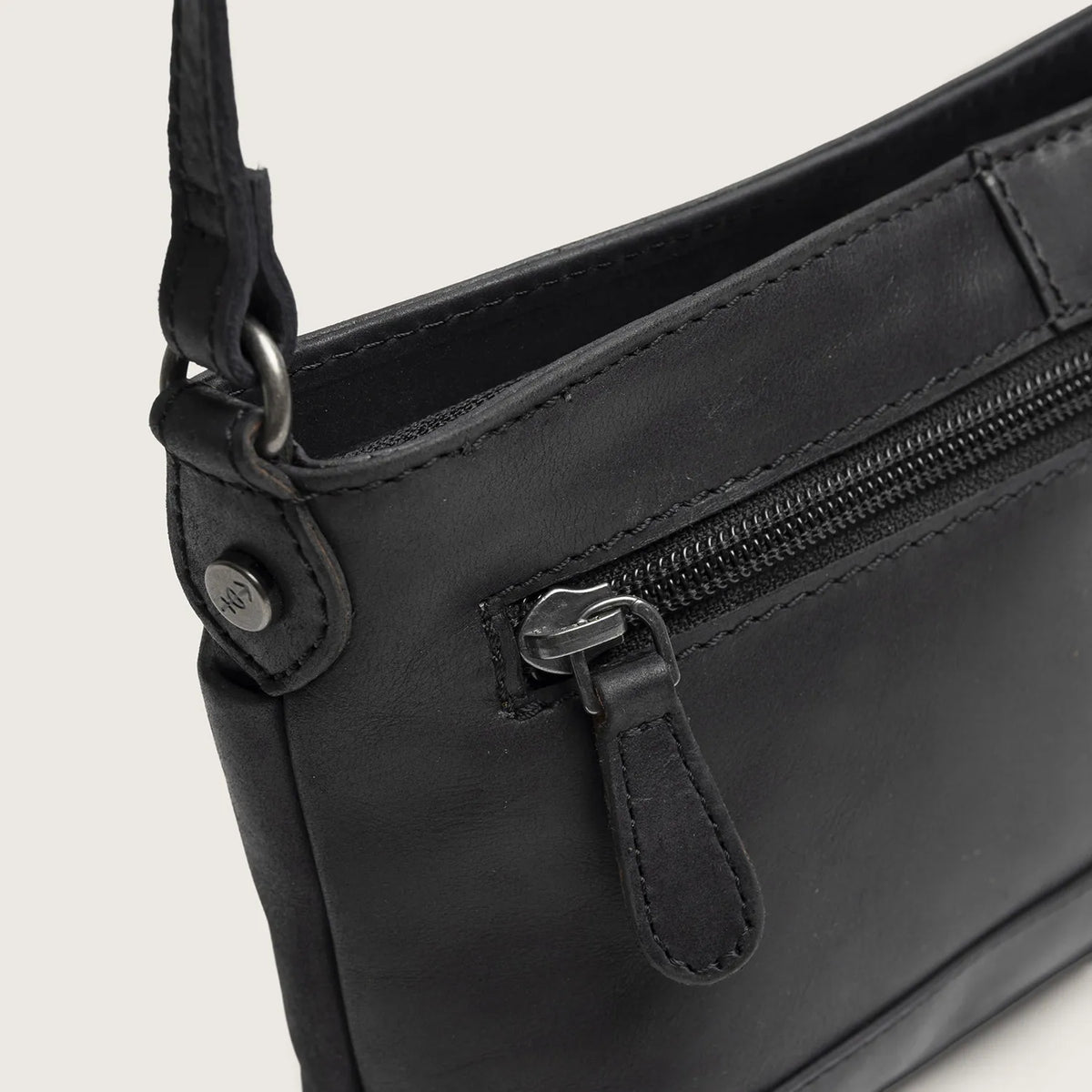 The Chesterfield Brand Salerno Crossbodyväska, Svart