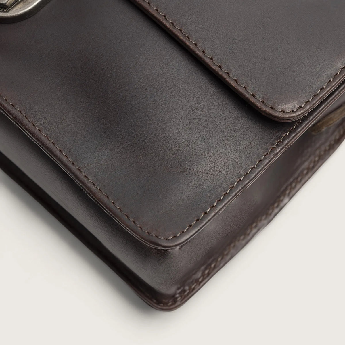 The Chesterfield Brand Lucca Leather Crossbody väska, Brun