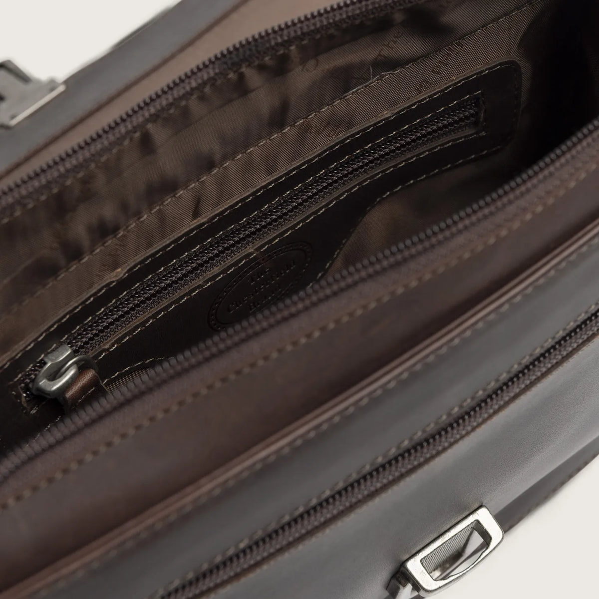 The Chesterfield Brand Lucca Leather Crossbody väska, Brun