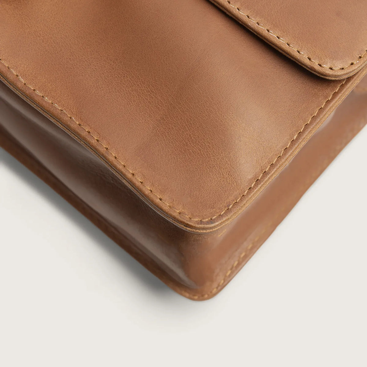 The Chesterfield Brand Lucca Leather Crossbody väska, Cognac