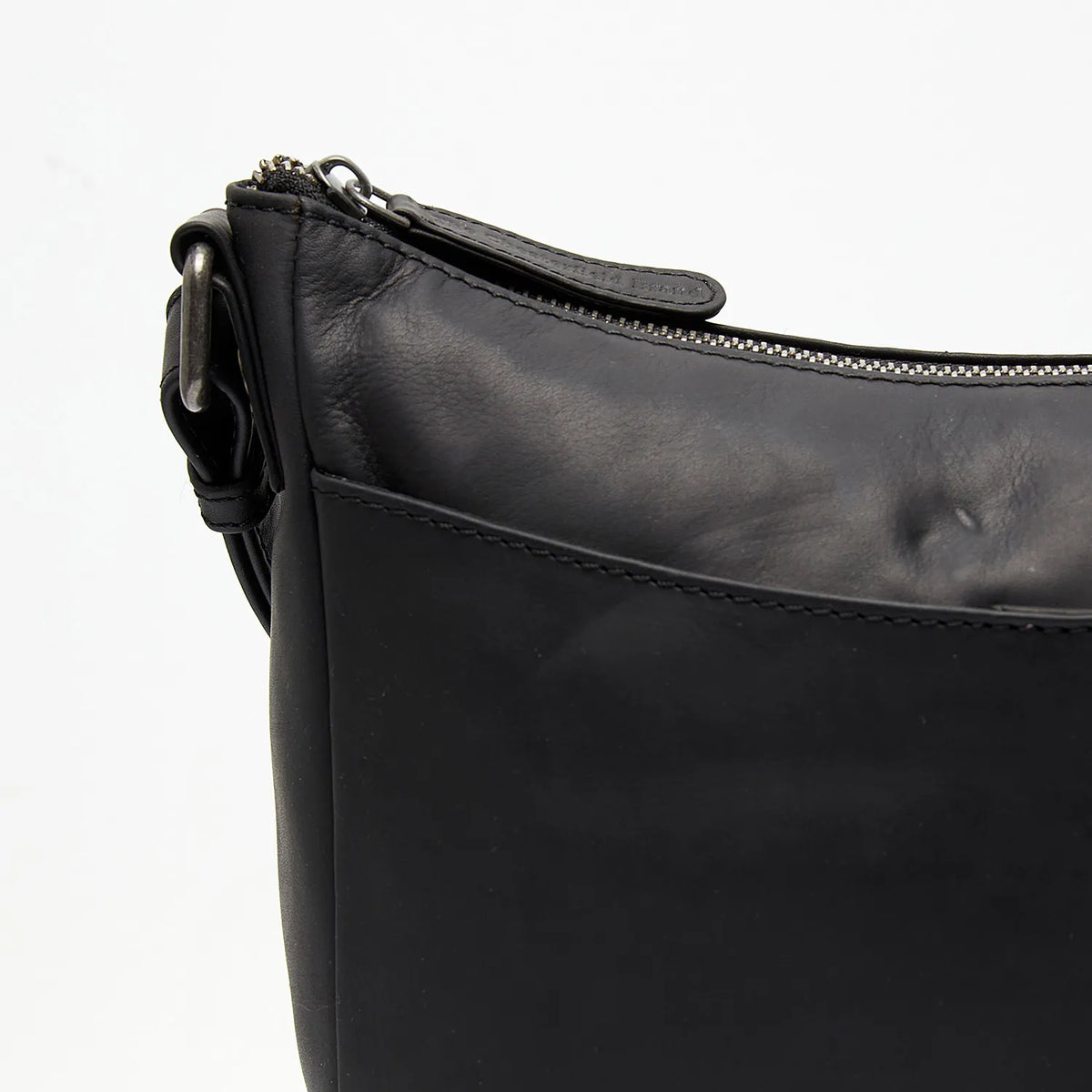 The Chesterfield Brand Henderson Leather Crossbodyväska, Svart