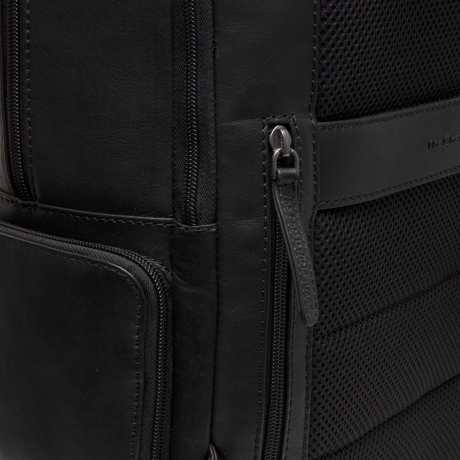 The Chesterfield Brand Lennox Backpack 17", Black