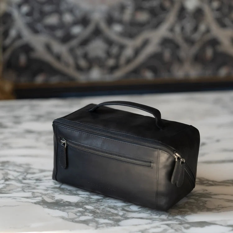 The Chesterfield Brand Elmia Toiletry Bag, Svart