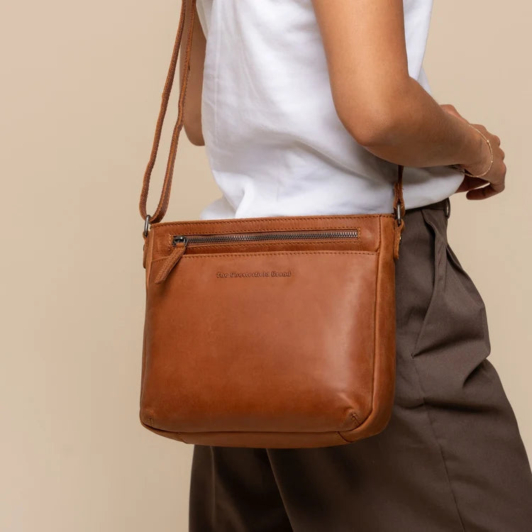 The Chesterfield Brand Mumbai Leather Crossbodyväska, Cognac