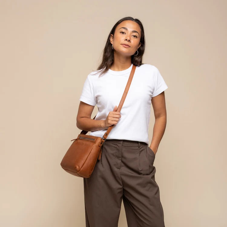 The Chesterfield Brand Mumbai Leather Crossbodyväska, Cognac