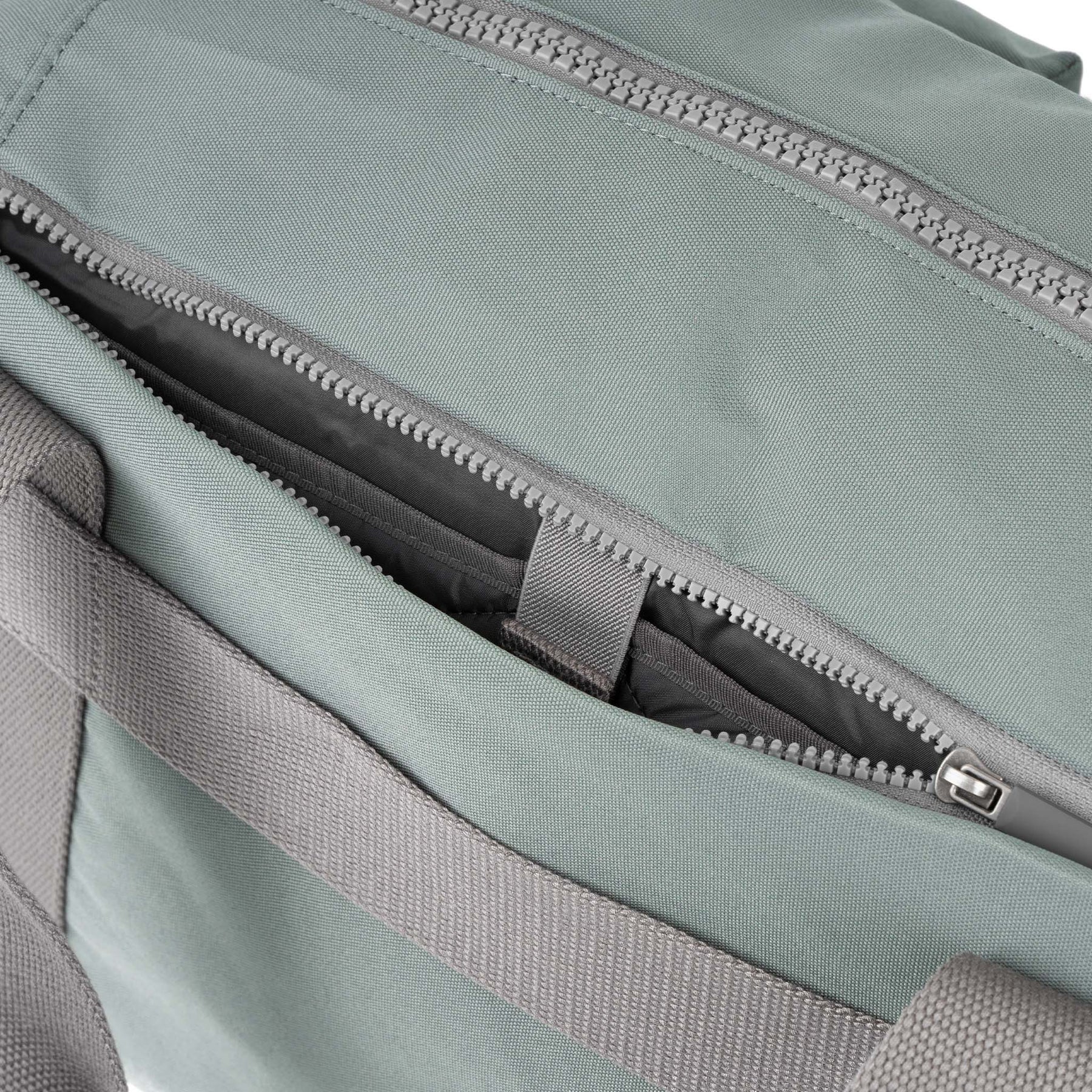 ROKA London Gatwick Weekendbag 33 L, Pewter
