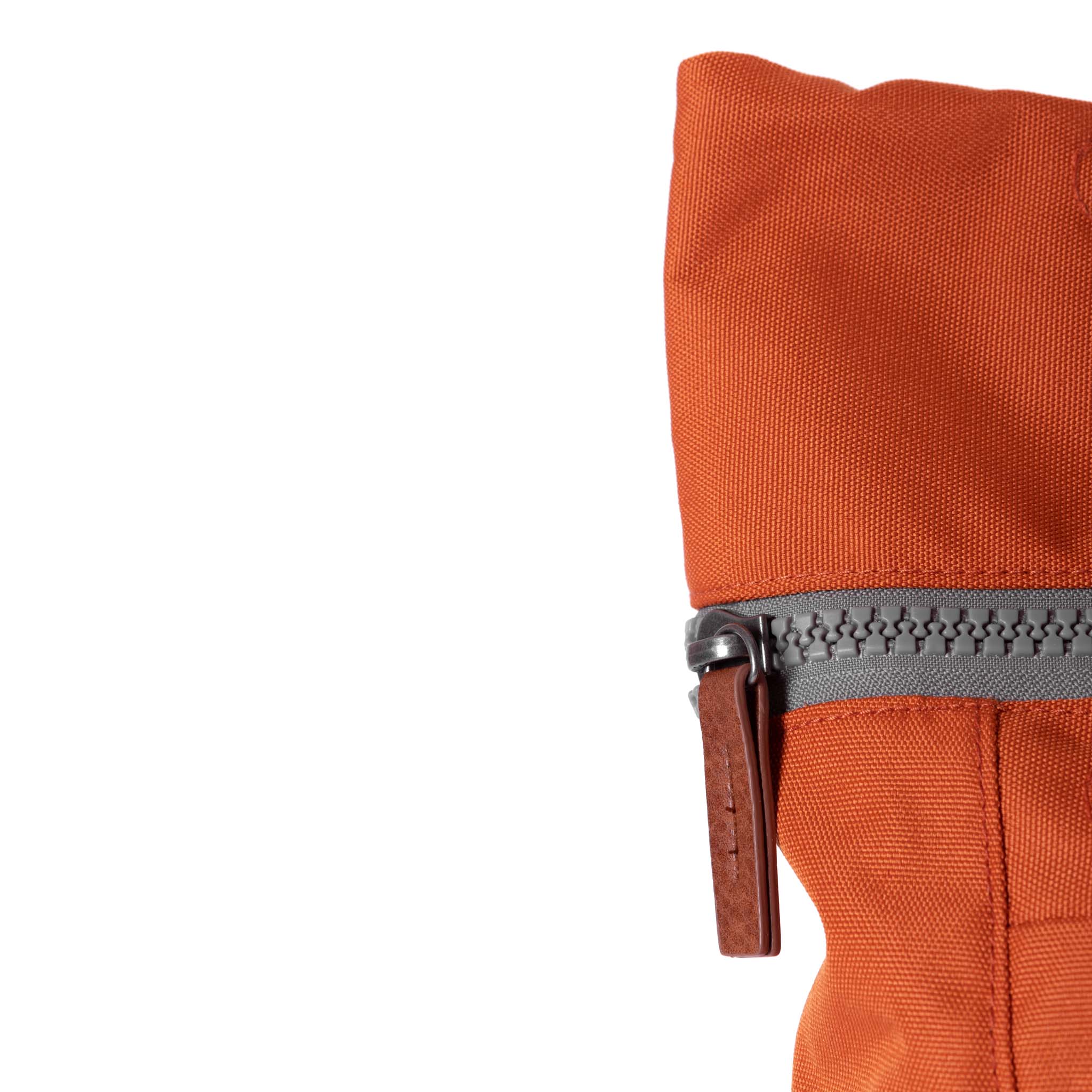 ROKA London Finchley A Medium Ryggsäck, Atomic Orange
