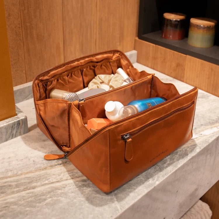 The Chesterfield Brand Trevia Toiletry Bag, Cognac
