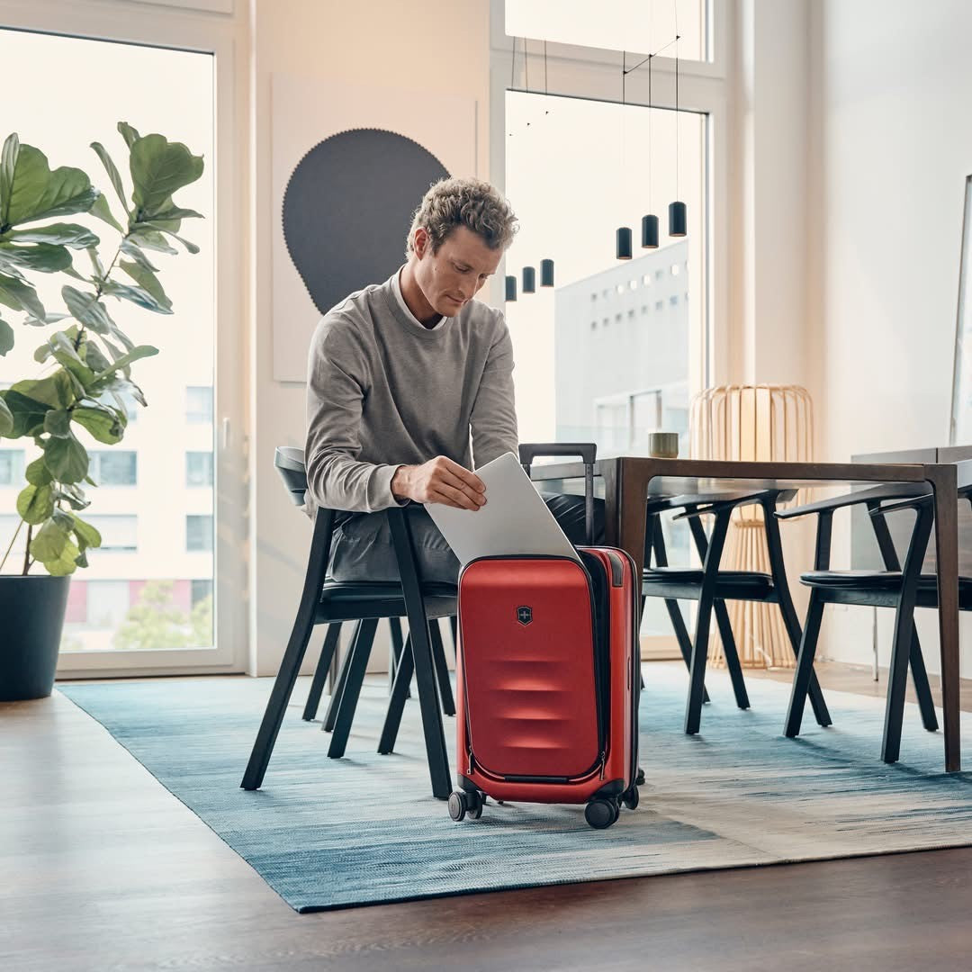 Victorinox Spectra 3.0, Exp. Global Carry-On, Victorinox Red