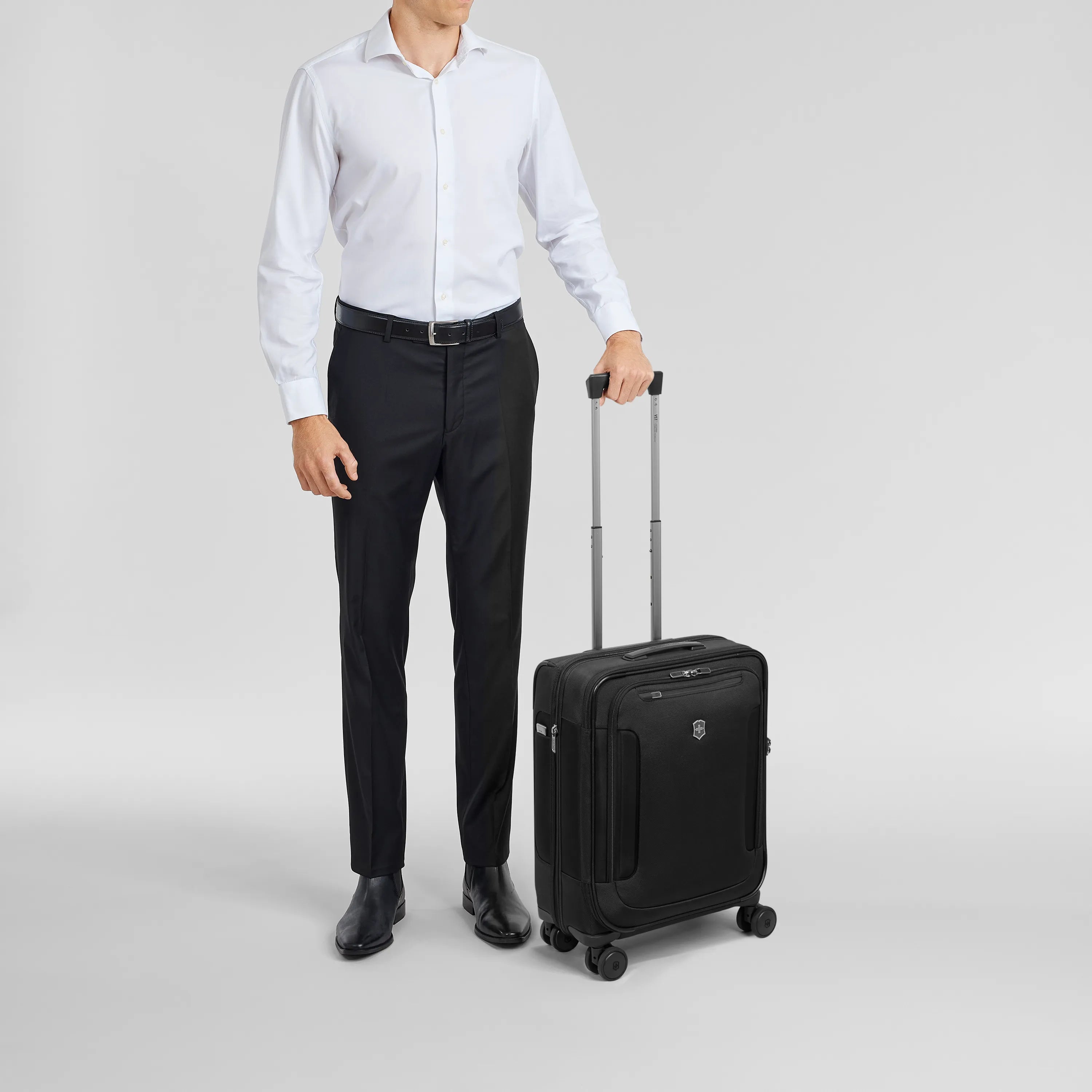 Victorinox Werks Traveler 7.0 Global Carry-On, Black