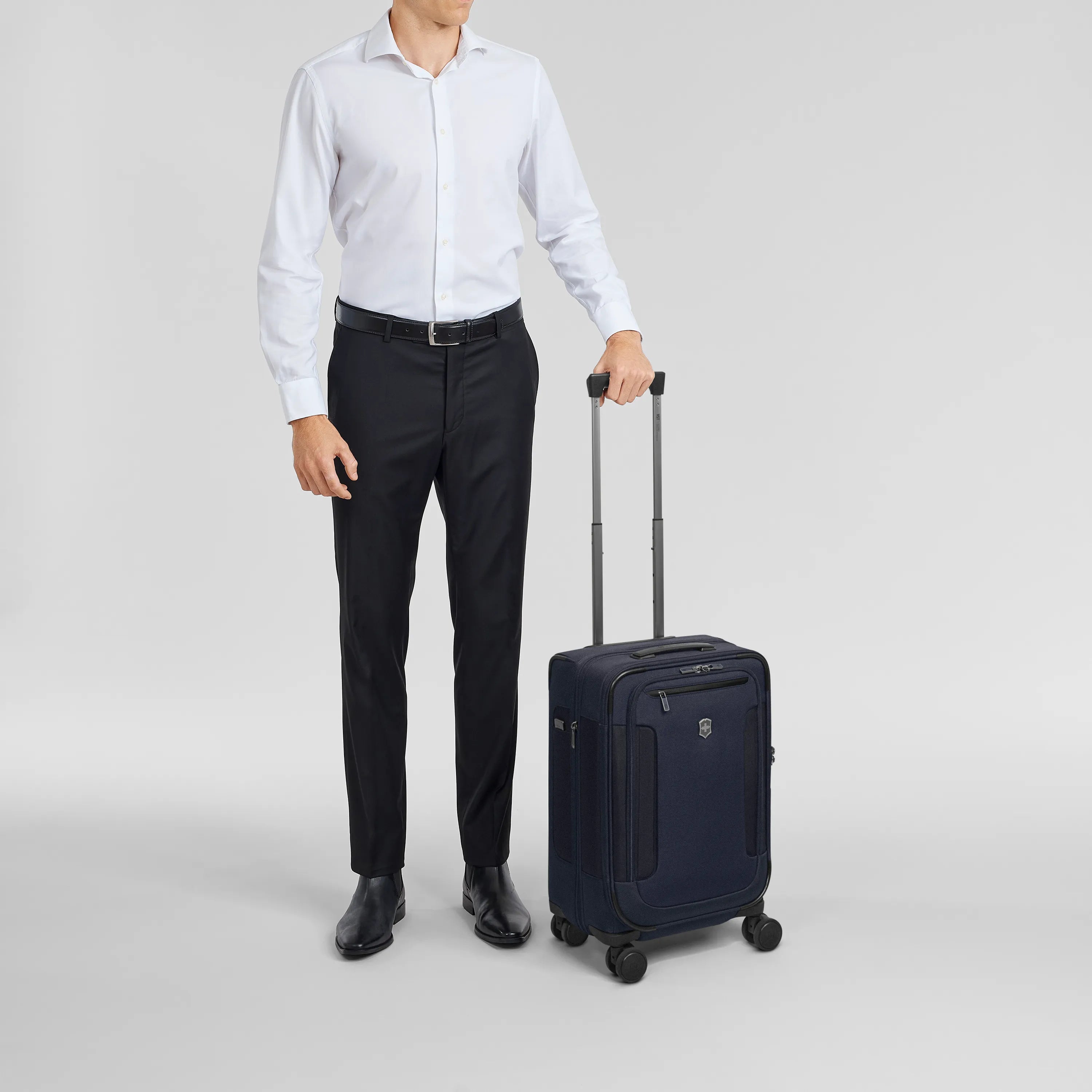 Victorinox Werks Traveler 7.0 Frequent Flyer Carry-On, Navy Blue