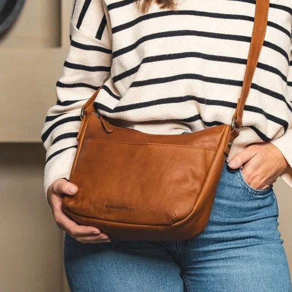 The Chesterfield Brand Henderson Leather Crossbodyväska, Cognac