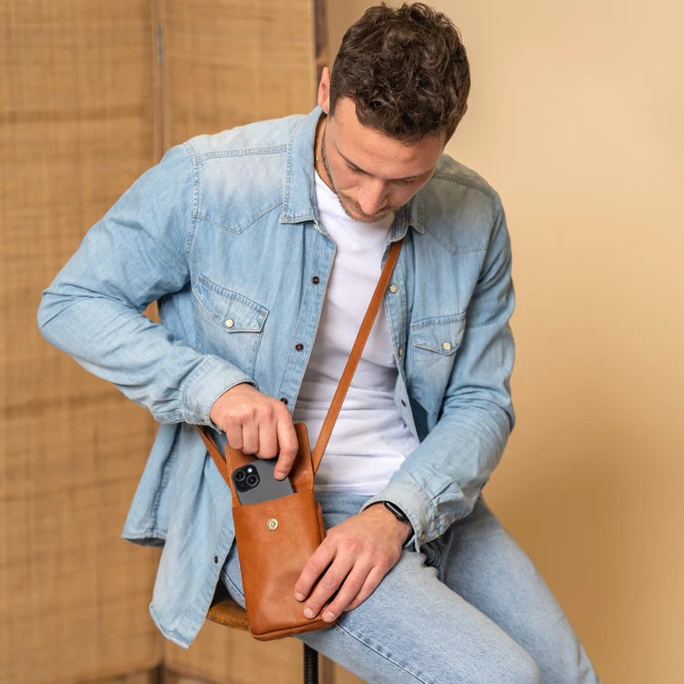The Chesterfield Brand Langley Mobilväska, Cognac