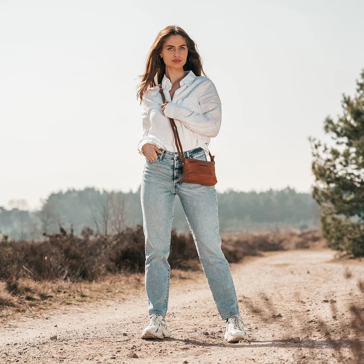 The Chesterfield Brand Salerno Leather Crossbodyväska, Cognac